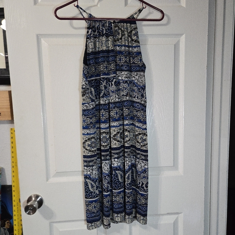 Valerie Bertinelli Blue and White Midi, Cocktail, Feminine, Halter, Sleeveless - Picture 7 of 8
